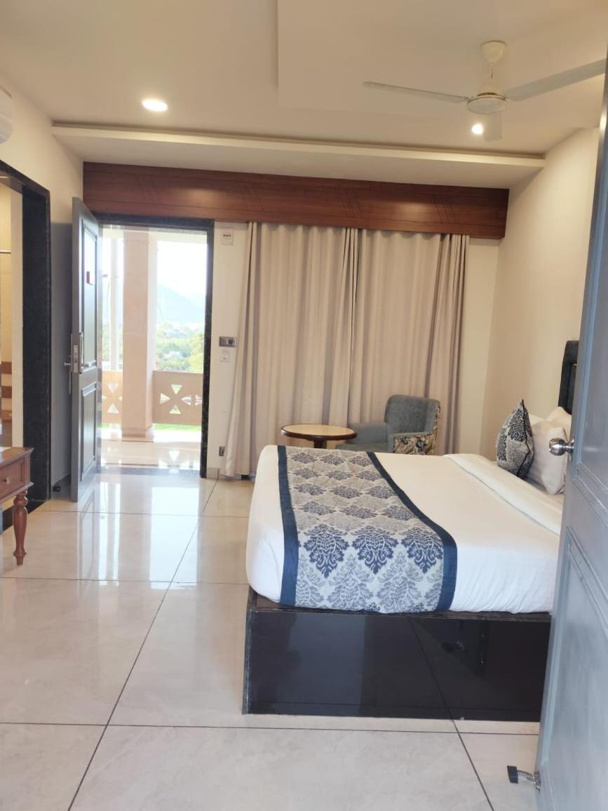 Traavista Aravali Mahal Otel Udaipur Dış mekan fotoğraf